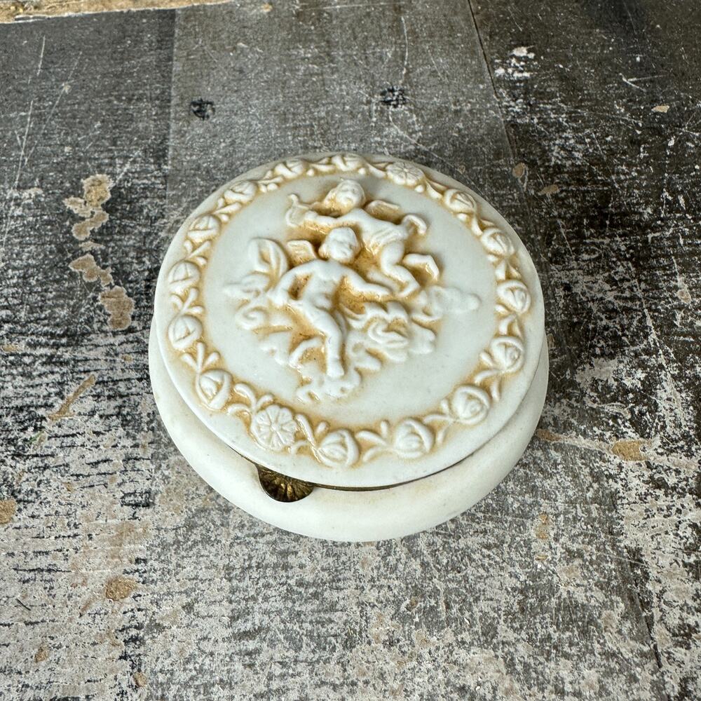 Lefton 3" Cherub Trinket Box Bisque Porcelain Cherubs w/‎ Roses #455